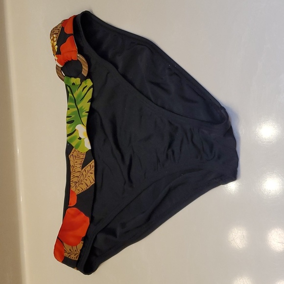 Beach Bay Bikini - Picture 2 of 8